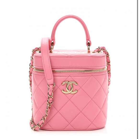 Beautiful pink Chanel vanity bag - Picture 7 of 16